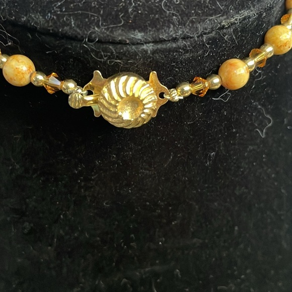 Vintage yellow matrix jasper bead with Bakelite birds Beaded Necklace 28” - Picture 3 of 9